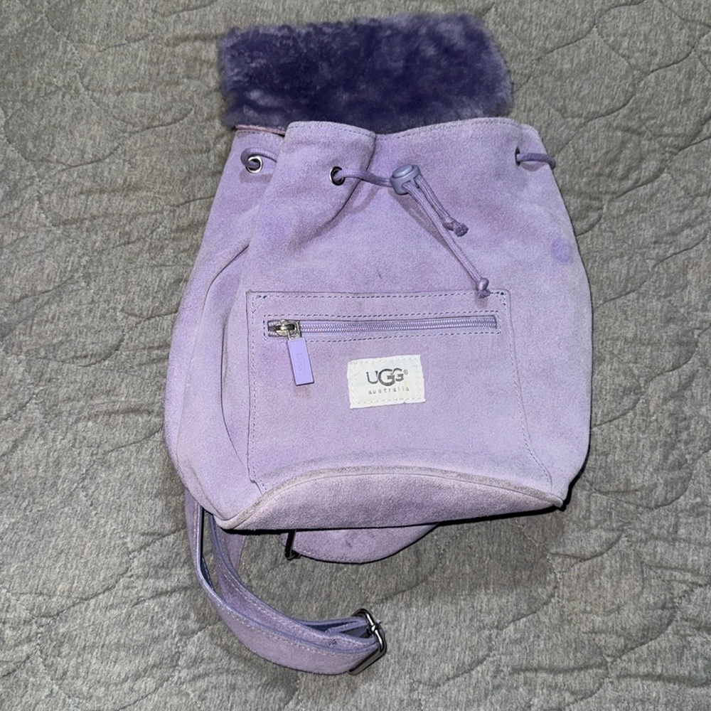 Ugg drawstring fur backpack VINTAGE& amazing condition